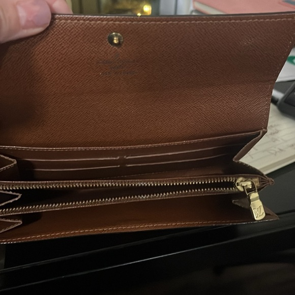 Selling a Louis Vuitton, two of them. - Picture 6 of 16
